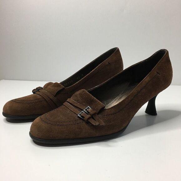 Stuart Weitzman Sz 6.5 brown 2 buckle kitten heel - Picture 1 of 8